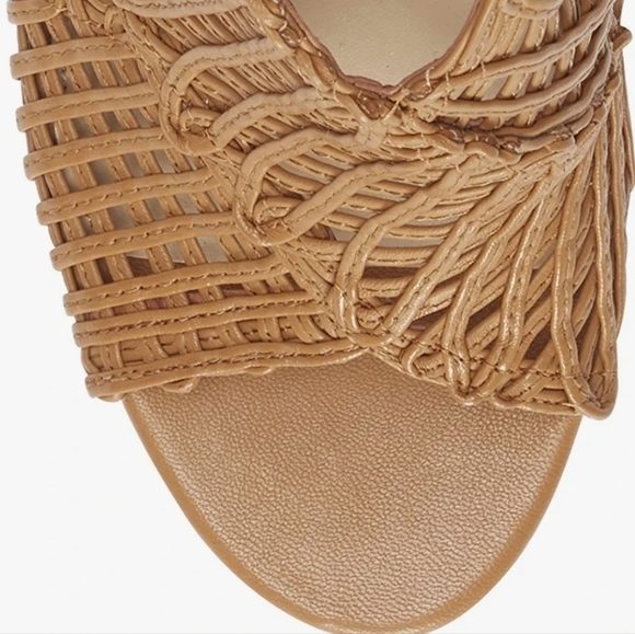 Vince Camuto Armenta Sandal NWOT - Picture 2 of 7